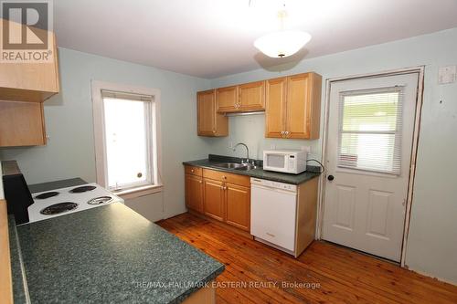 275 Morrison Road, Stirling-Rawdon, ON - Indoor Photo Showing Kitchen With Double Sink