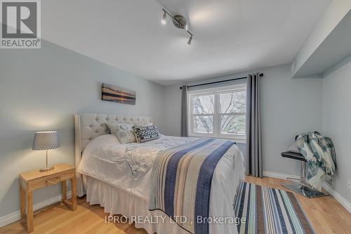 44 Rodcliff Road, New Tecumseth, ON - Indoor Photo Showing Bedroom