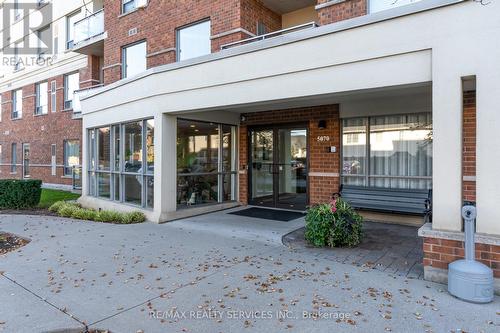 105 - 5070 Fairview Street, Burlington, ON - Outdoor