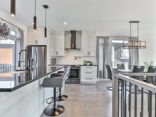 Cuisine - 121 Rue Des Lavandes, Lavaltrie, QC - Indoor Photo Showing Kitchen With Upgraded Kitchen