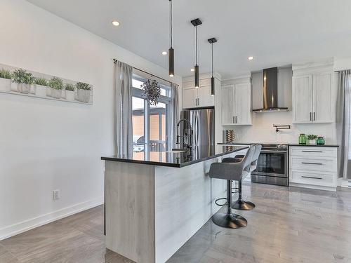 Cuisine - 121 Rue Des Lavandes, Lavaltrie, QC - Indoor Photo Showing Kitchen With Upgraded Kitchen