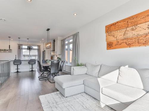 Salon - 121 Rue Des Lavandes, Lavaltrie, QC - Indoor Photo Showing Living Room