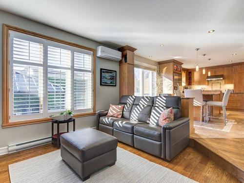 Family room - 6795 Rue Des Coquelicots, Longueuil (Saint-Hubert), QC - Indoor Photo Showing Living Room