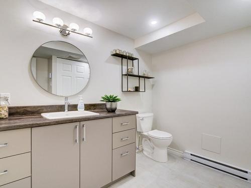 Powder room - 6795 Rue Des Coquelicots, Longueuil (Saint-Hubert), QC - Indoor Photo Showing Bathroom