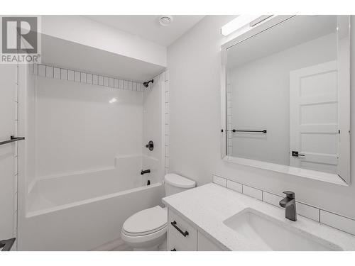 1311 Westside Park Drive Unit# 5, Invermere, BC - Indoor Photo Showing Bathroom