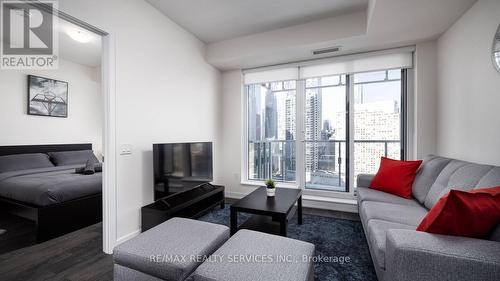 1806 - 28 Freeland Street, Toronto, ON - Indoor Photo Showing Living Room