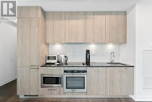 601 - 50 Charles Street E, Toronto, ON - Indoor Photo Showing Kitchen With Upgraded Kitchen