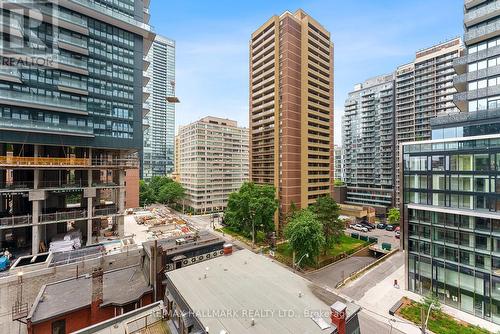 601 - 50 Charles Street E, Toronto, ON - Outdoor With Balcony With Facade