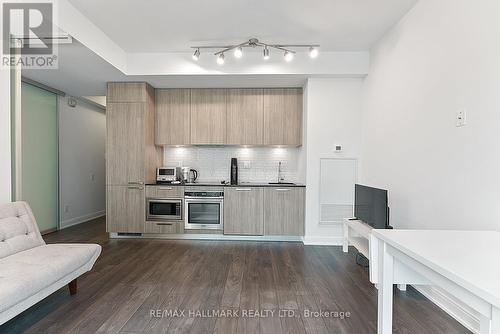 601 - 50 Charles Street E, Toronto, ON - Indoor Photo Showing Kitchen