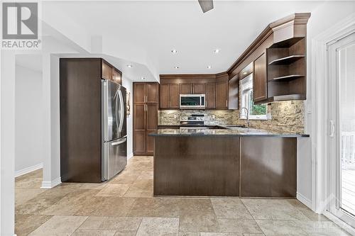 124 Sai Crescent, Ottawa, ON - Indoor Photo Showing Kitchen With Upgraded Kitchen