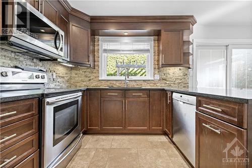 124 Sai Crescent, Ottawa, ON - Indoor Photo Showing Kitchen