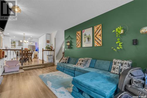 438 Charlebois Terrace, Saskatoon, SK - Indoor Photo Showing Living Room