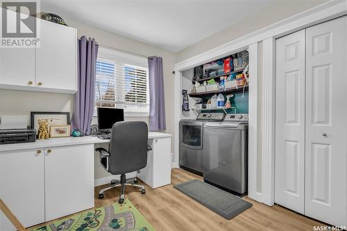 438 Charlebois Terrace, Saskatoon, SK - Indoor Photo Showing Laundry Room