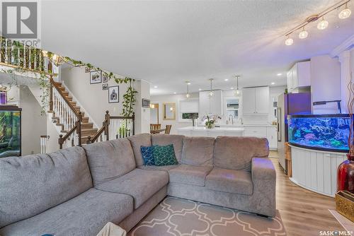 438 Charlebois Terrace, Saskatoon, SK - Indoor Photo Showing Living Room