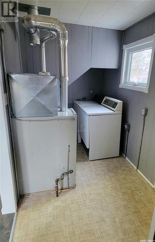 15 Railway Avenue Sw, Preeceville, SK - Indoor Photo Showing Laundry Room