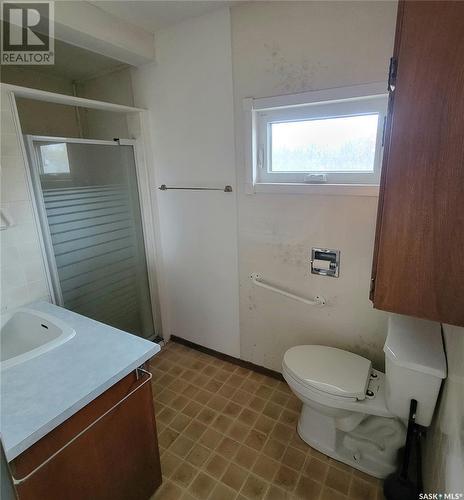 15 Railway Avenue Sw, Preeceville, SK - Indoor Photo Showing Bathroom