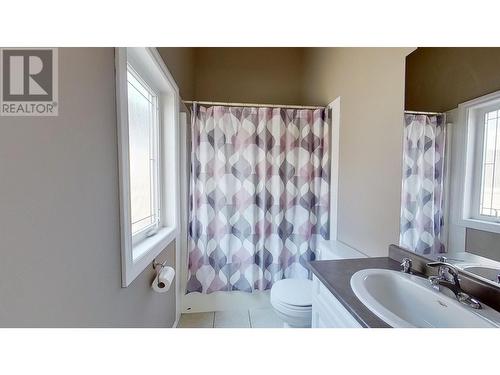 9607 113 Avenue, Fort St. John, BC - Indoor Photo Showing Bathroom