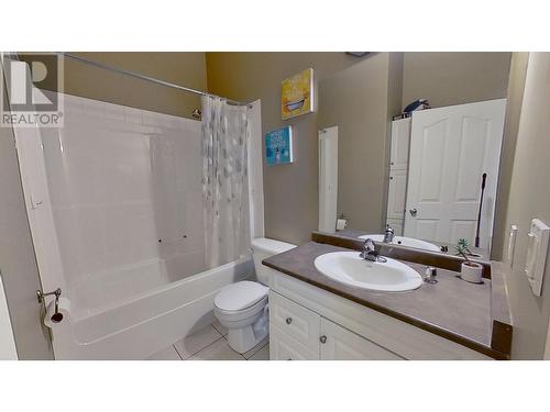 9607 113 Avenue, Fort St. John, BC - Indoor Photo Showing Bathroom