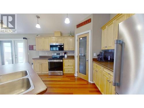 9607 113 Avenue, Fort St. John, BC - Indoor Photo Showing Kitchen With Double Sink