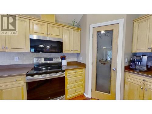 9607 113 Avenue, Fort St. John, BC - Indoor Photo Showing Kitchen