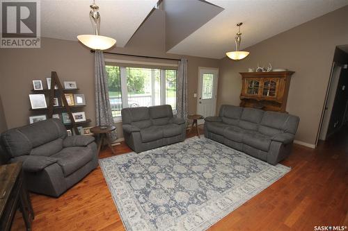 418 Ford Street, Bethune, SK - Indoor Photo Showing Living Room