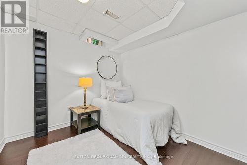 2870 Darien Road, Burlington, ON - Indoor Photo Showing Bedroom