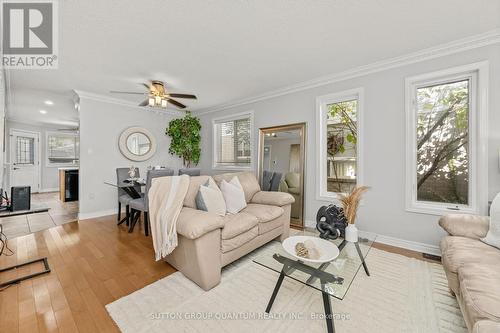 2870 Darien Road, Burlington, ON - Indoor Photo Showing Living Room