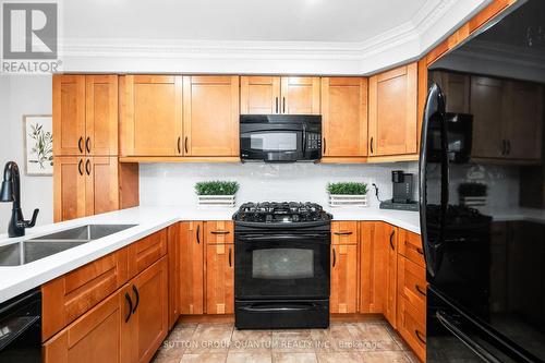 2870 Darien Road, Burlington, ON - Indoor Photo Showing Kitchen With Double Sink