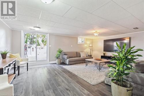 2326 Malcolm Crescent, Burlington, ON - Indoor Photo Showing Living Room