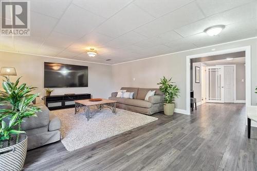 2326 Malcolm Crescent, Burlington, ON - Indoor Photo Showing Living Room