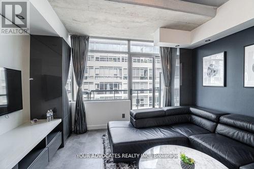 623 - 55 Stewart Street, Toronto, ON - Indoor Photo Showing Living Room