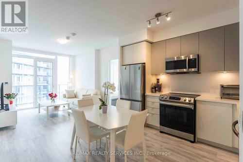 1106 - 4675 Metcalfe Avenue, Mississauga, ON - Indoor Photo Showing Kitchen