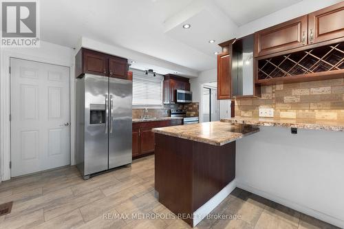 435 Wilson Road N, Oshawa, ON - Indoor Photo Showing Kitchen