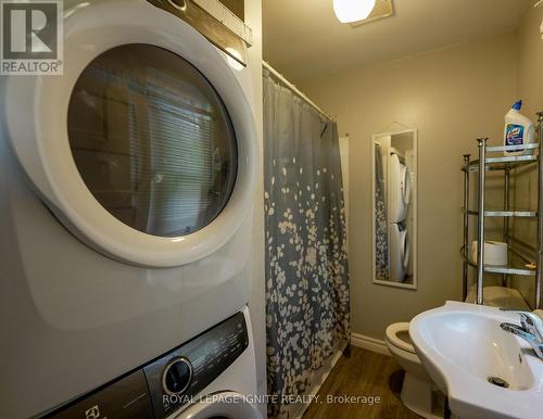 21901 Loyalist Parkway, Quinte West, ON - Indoor Photo Showing Bathroom