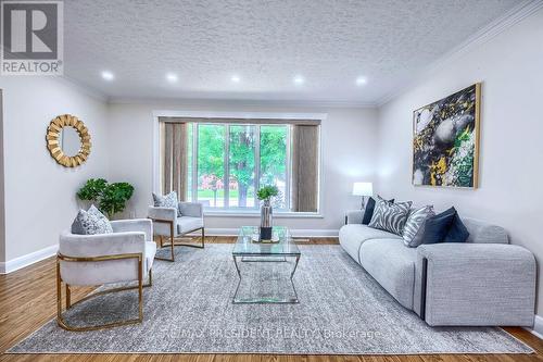 2305 Wagner Crescent, Burlington, ON - Indoor Photo Showing Living Room