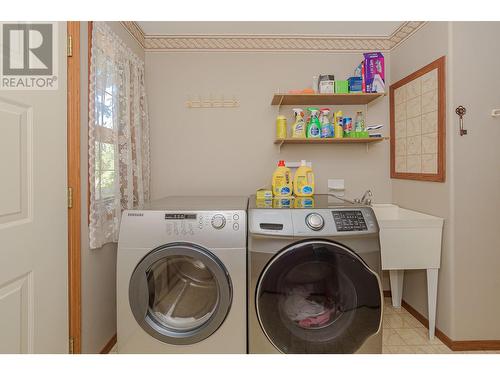 3461 30 Street Ne, Salmon Arm, BC - Indoor Photo Showing Laundry Room