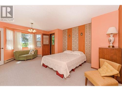 3461 30 Street Ne, Salmon Arm, BC - Indoor Photo Showing Bedroom