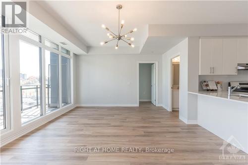 502 - 397 Codd'S Road, Ottawa, ON - Indoor Photo Showing Kitchen