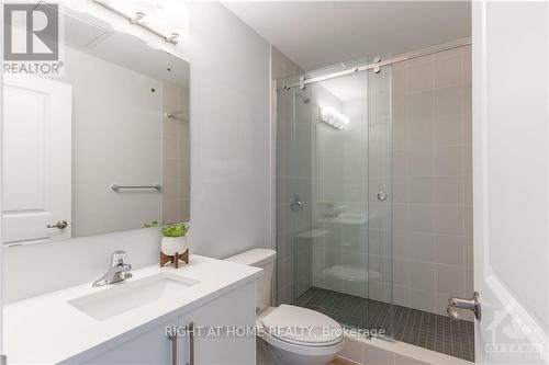 502 - 397 Codd'S Road, Ottawa, ON - Indoor Photo Showing Bathroom