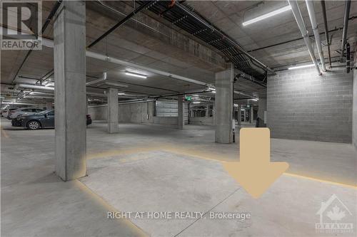 502 - 397 Codd'S Road, Ottawa, ON - Indoor Photo Showing Garage