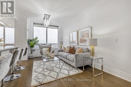 1762 - 23 Cox Boulevard, Markham, ON - Indoor Photo Showing Living Room