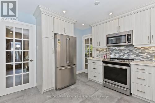 43 Baymark Road, Markham, ON - Indoor Photo Showing Kitchen With Upgraded Kitchen