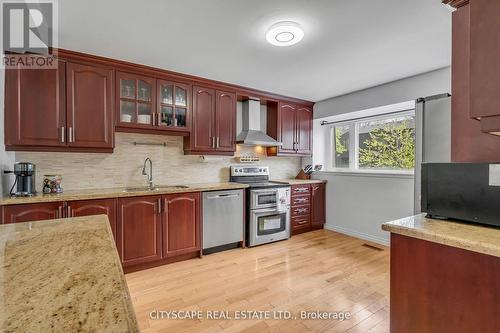 16 - 149 Maple Branch Path, Toronto, ON - Indoor Photo Showing Kitchen With Stainless Steel Kitchen