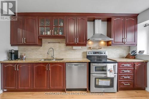 16 - 149 Maple Branch Path, Toronto, ON - Indoor Photo Showing Kitchen With Stainless Steel Kitchen