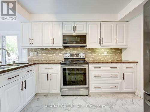 1181 Glenashton Drive, Oakville, ON - Indoor Photo Showing Kitchen