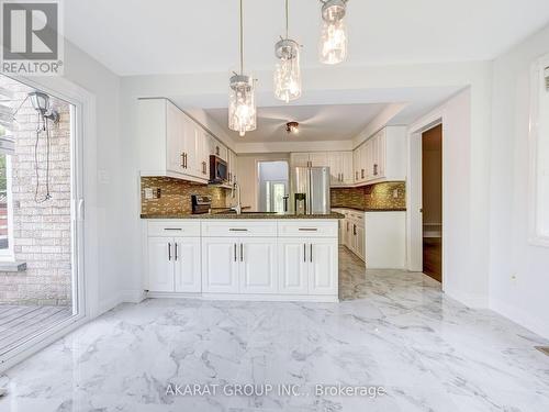 1181 Glenashton Drive, Oakville, ON - Indoor Photo Showing Kitchen