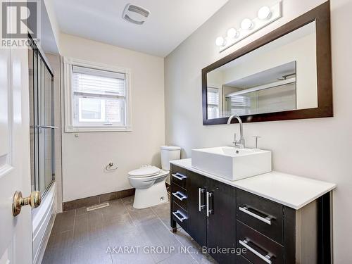 1181 Glenashton Drive, Oakville, ON - Indoor Photo Showing Bathroom