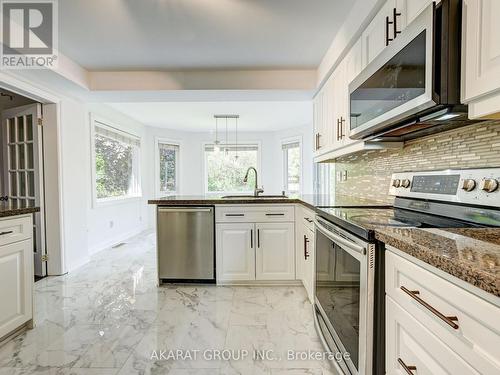 1181 Glenashton Drive, Oakville, ON - Indoor Photo Showing Kitchen With Stainless Steel Kitchen With Upgraded Kitchen