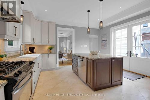 376 Pine Street, Milton, ON - Indoor Photo Showing Kitchen