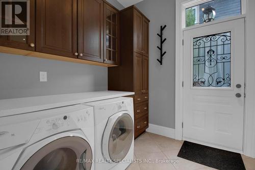 376 Pine Street, Milton, ON - Indoor Photo Showing Laundry Room